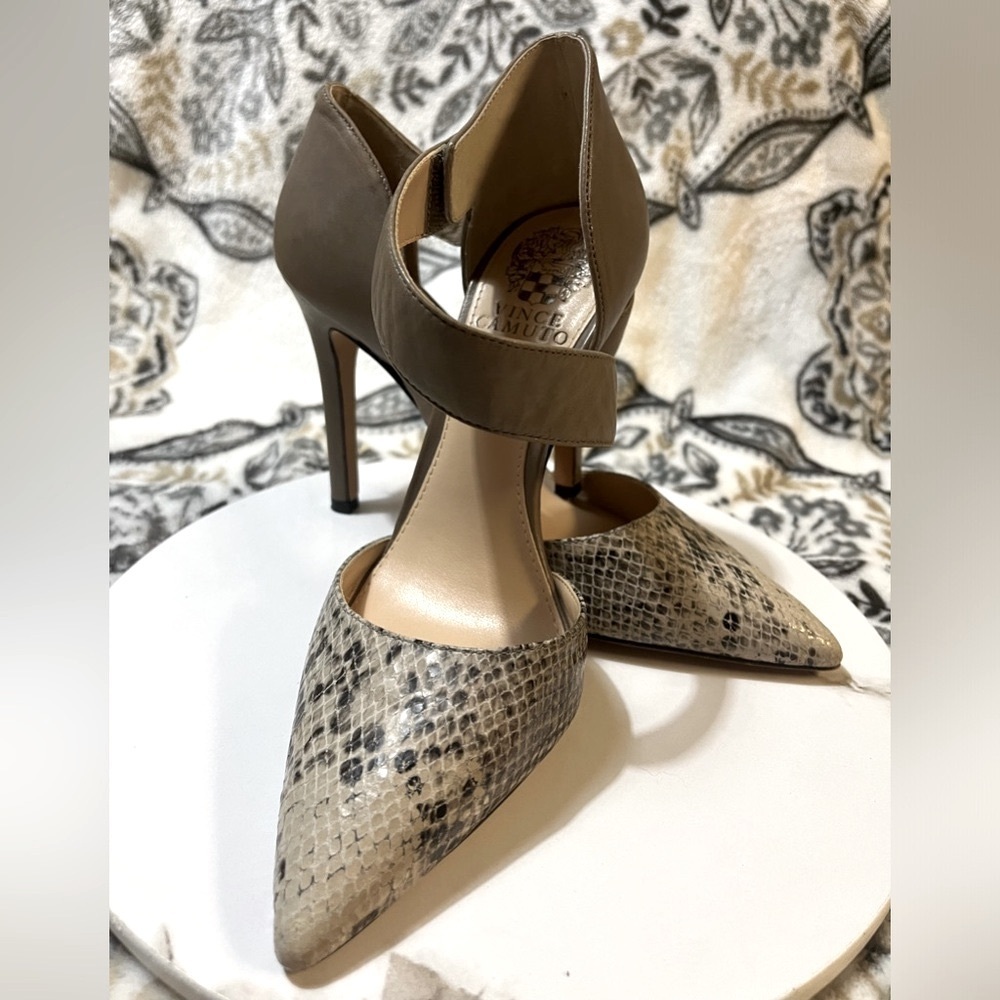 Vince Camuto Carlotte Tabby Grey/Toast Taupe Heels Size 5 1/2M - Picture 3 of 11